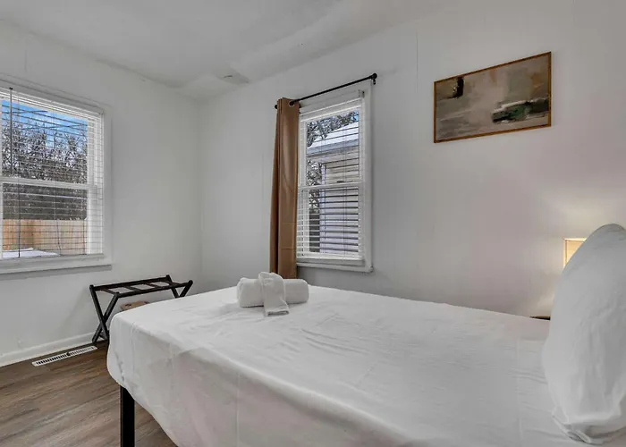 Housepitality - The Southside Ranch * Columbus