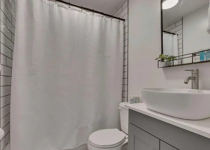 Housepitality - The Southside Ranch Columbus